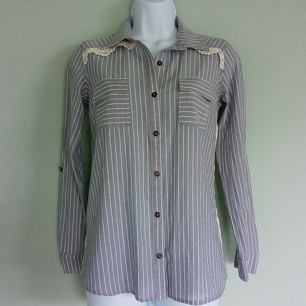 Xhilaration pinstripe and lace button down